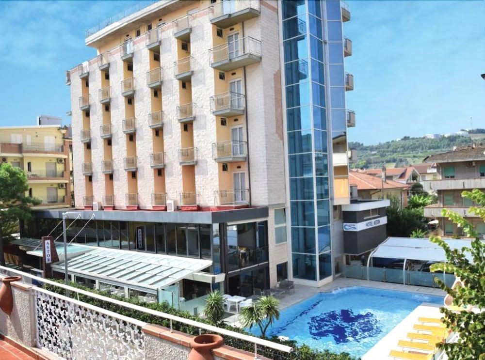 Hotel Astor Alba Adriatica Εξωτερικό φωτογραφία