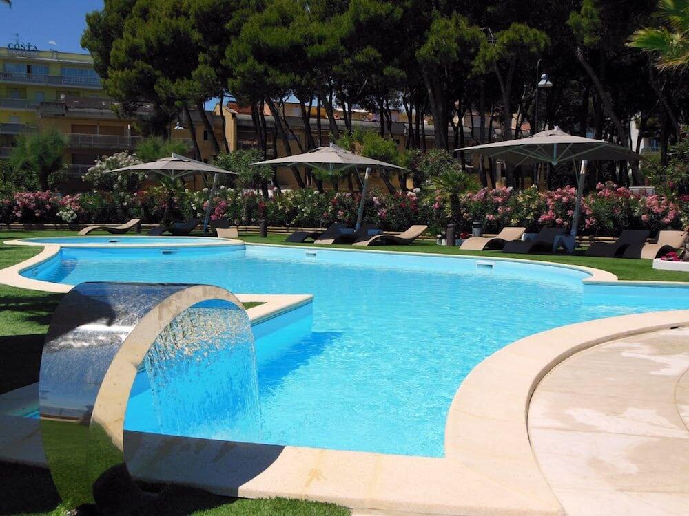 Hotel Astor Alba Adriatica Εξωτερικό φωτογραφία