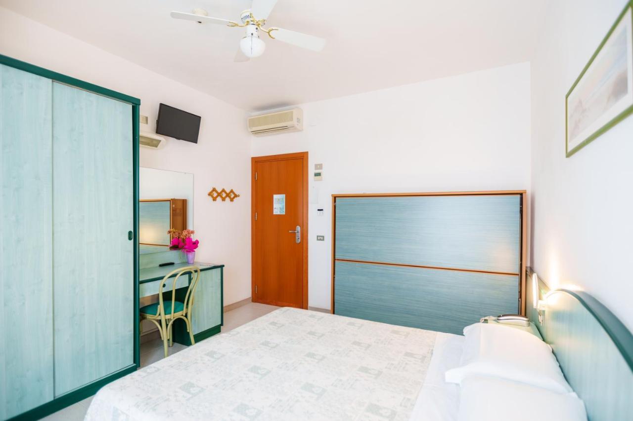 Hotel Astor Alba Adriatica Εξωτερικό φωτογραφία
