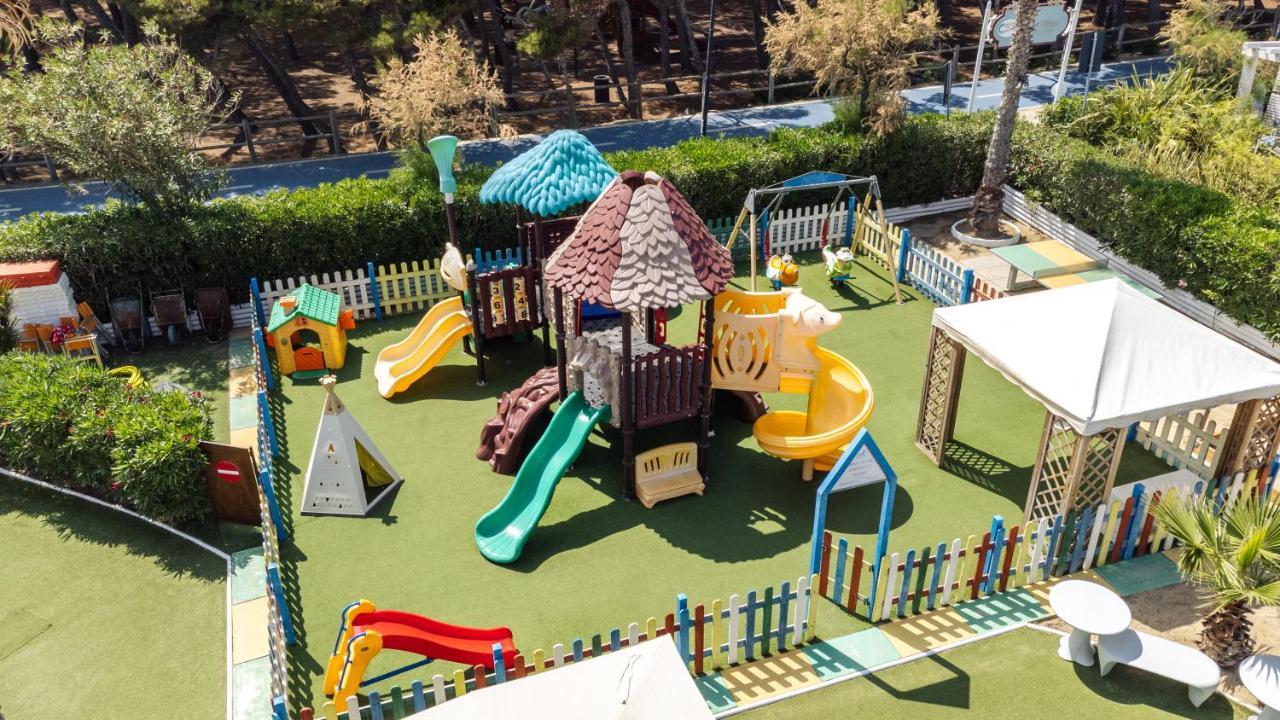 Hotel Astor Alba Adriatica Εξωτερικό φωτογραφία