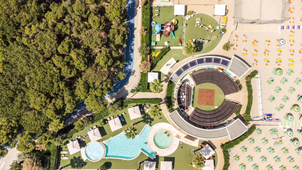 Hotel Astor Alba Adriatica Εξωτερικό φωτογραφία