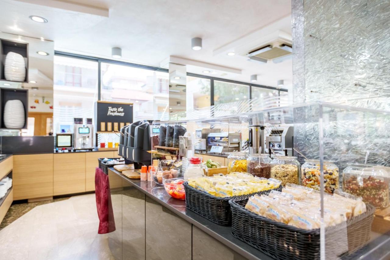 Hotel Astor Alba Adriatica Εξωτερικό φωτογραφία