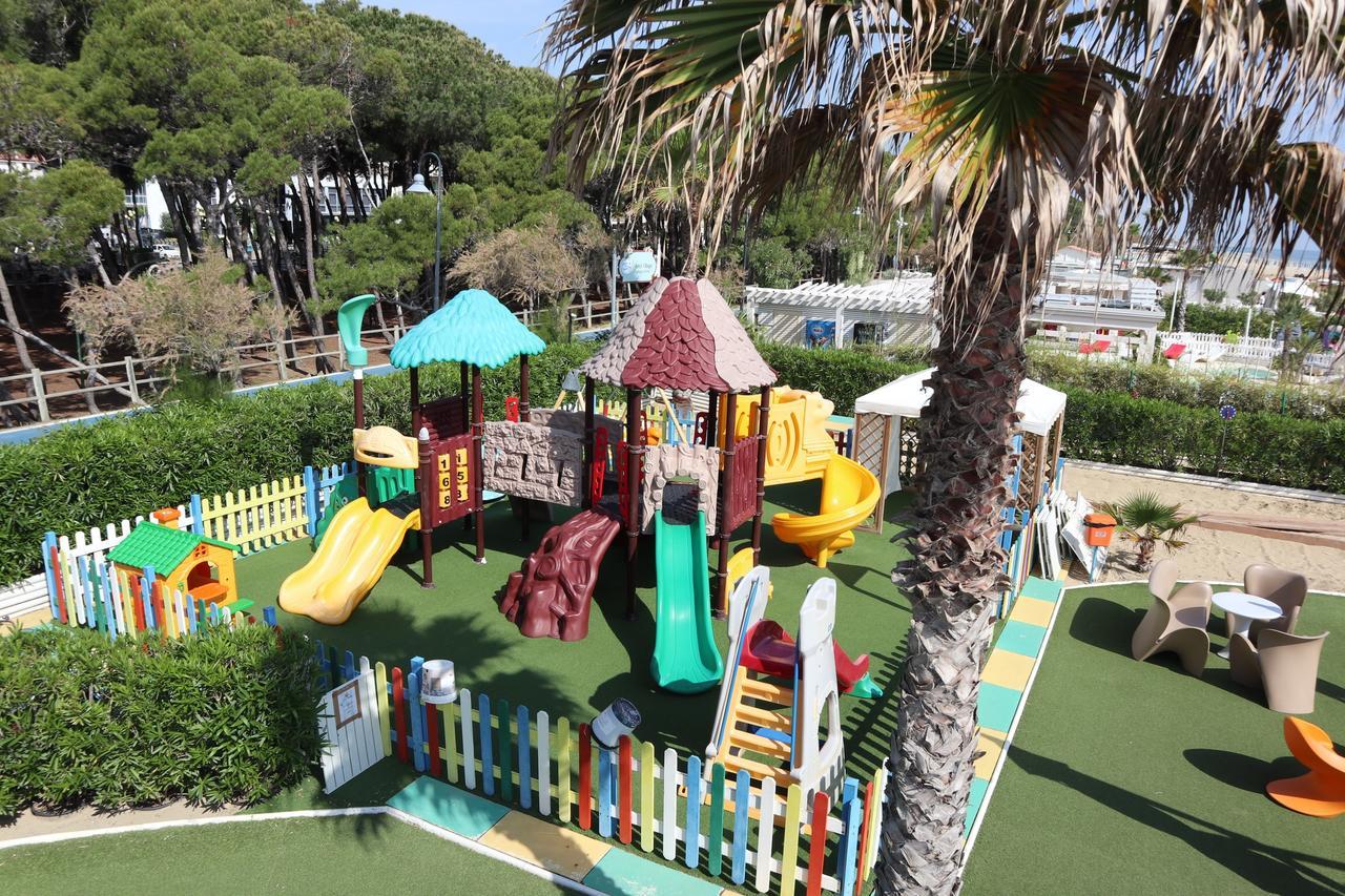 Hotel Astor Alba Adriatica Εξωτερικό φωτογραφία