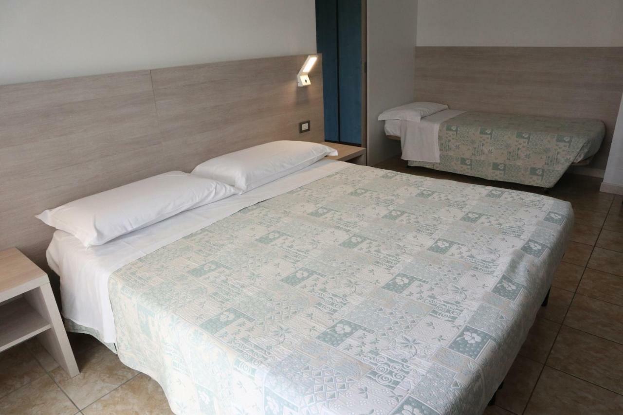Hotel Astor Alba Adriatica Εξωτερικό φωτογραφία